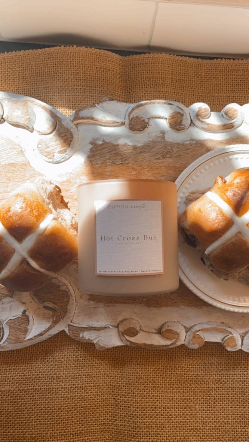 HOT CROSS BUN CANDLE