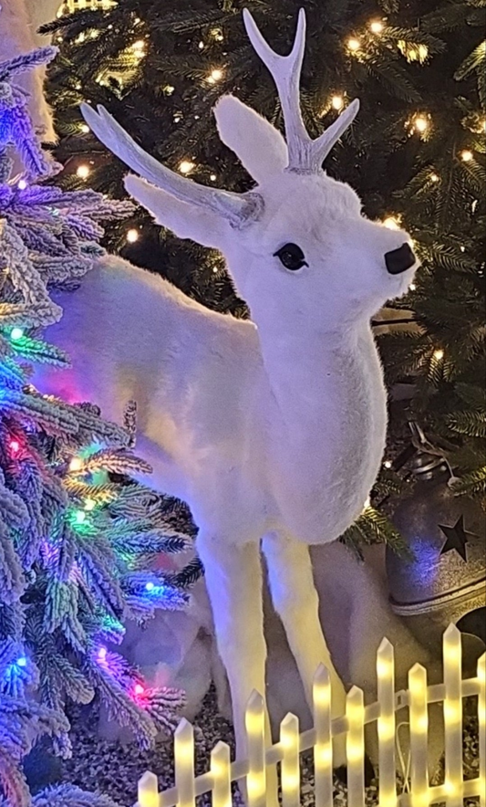 BABY WHITE ANIMATED DEER